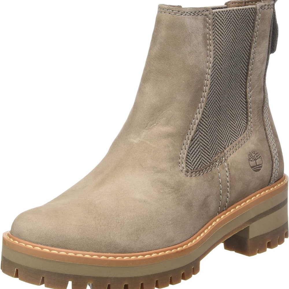 Timberland Women's Courmayeur Valley Chelsea Fashion Boot
